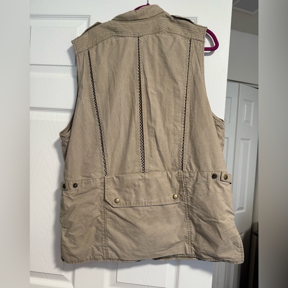 Men’s banana republic fishing vest - Picture 2 of 4